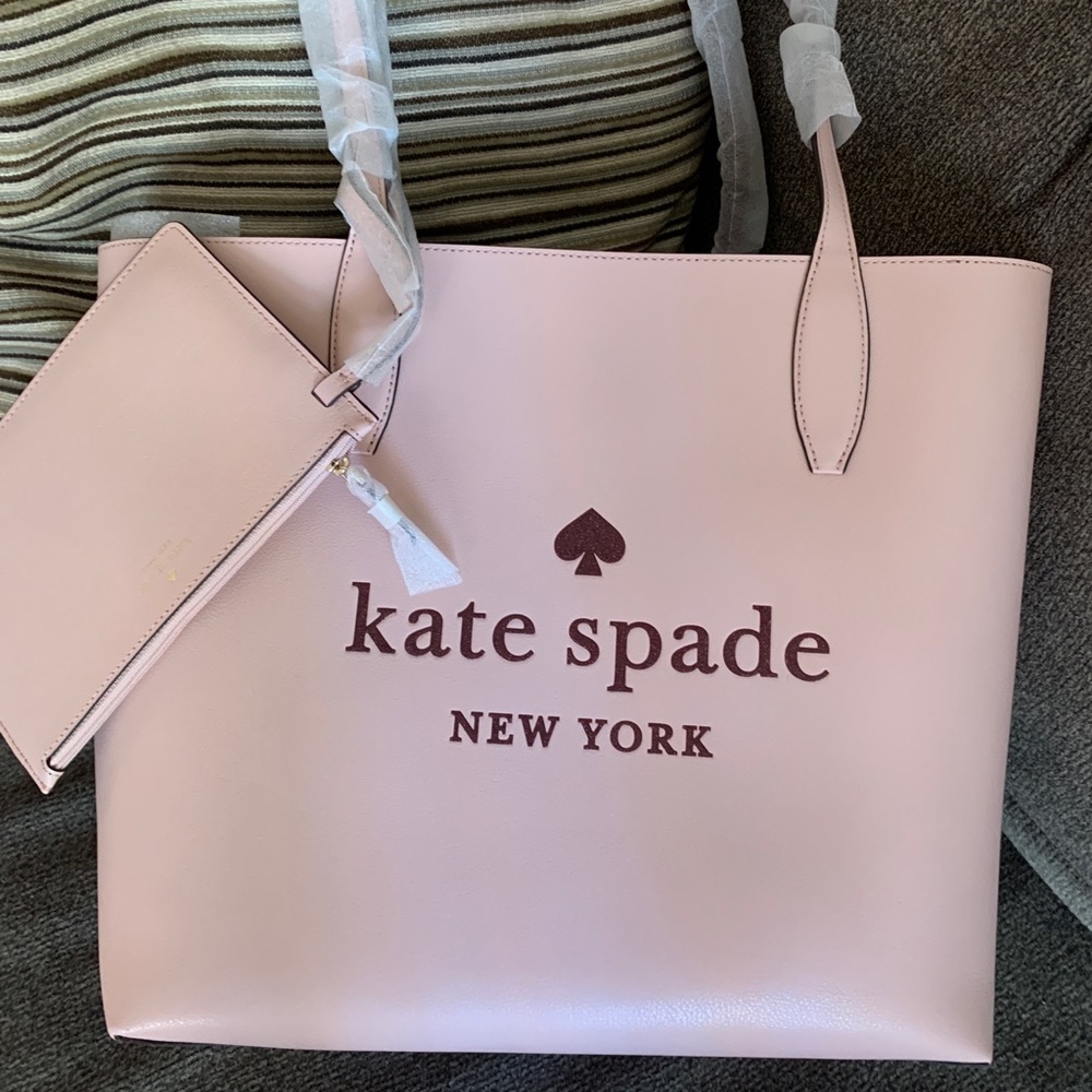 Authentic KATE SPADE Reversible leather tote & wristlet - Picture 2 of 16